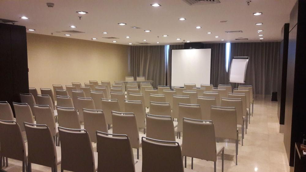 Lcb Hotel Fuenlabrada Dış mekan fotoğraf